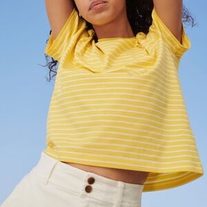 EVERLANE The Box Cut Tee in Essential Cotton Yellow Sz Small